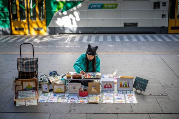 Enjoy Su busking in Melbourne; 600x401