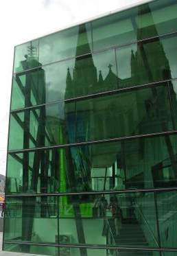 Federation Square tourist information centre, Melbourne; photo: Ali Kayn (c) 2005