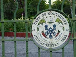 Northcote seal on gate at Oldis Park, photograph (c) Ali Kayn 2005