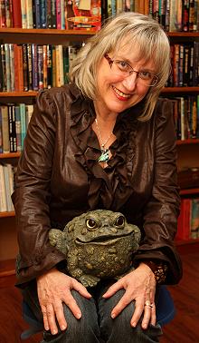 Writer Julie Czerneda, photograph courtesy Roger Czerneda Photography; 220x378