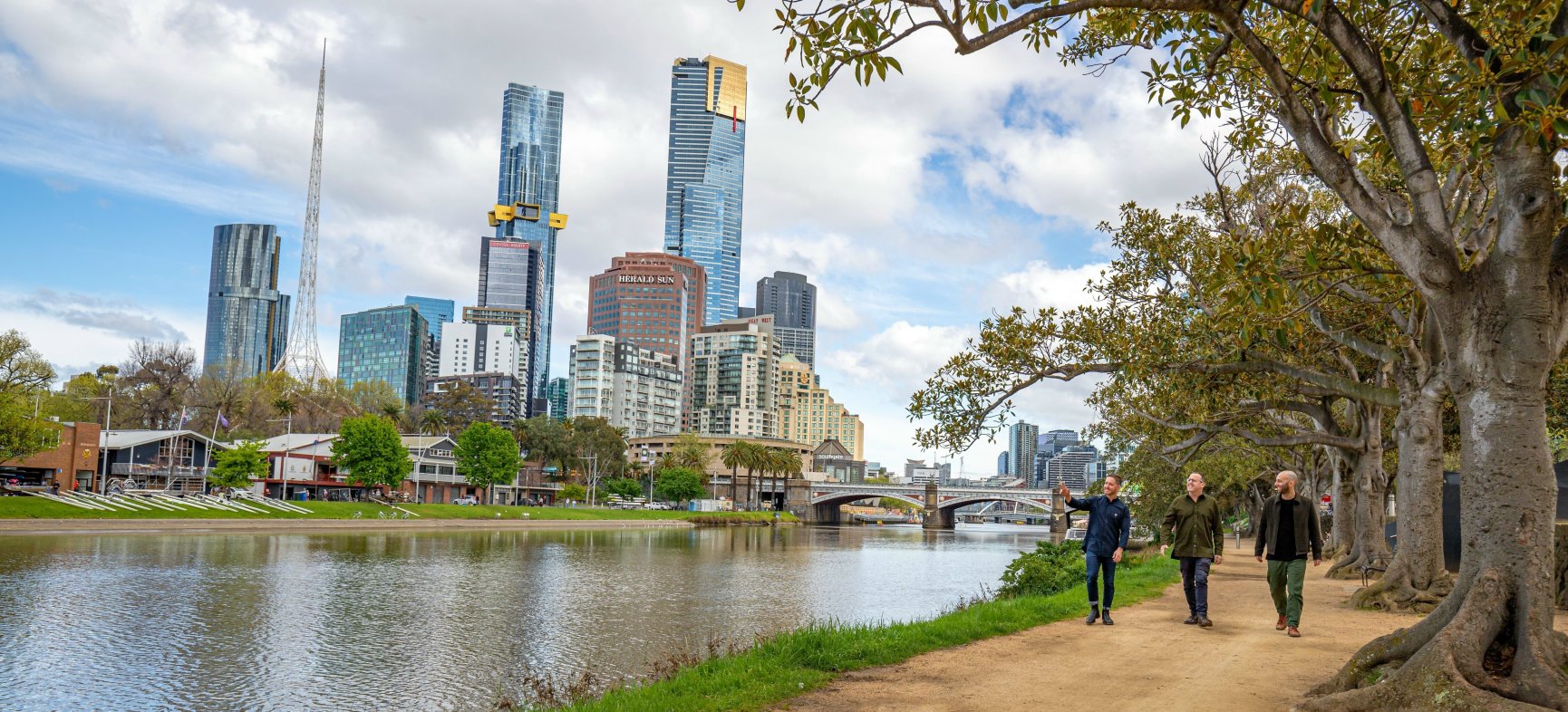 Melbourne's Yarra River looking towards the university boathouses and southbank, Victoria, Australia (c) 2025 Visit Victoria